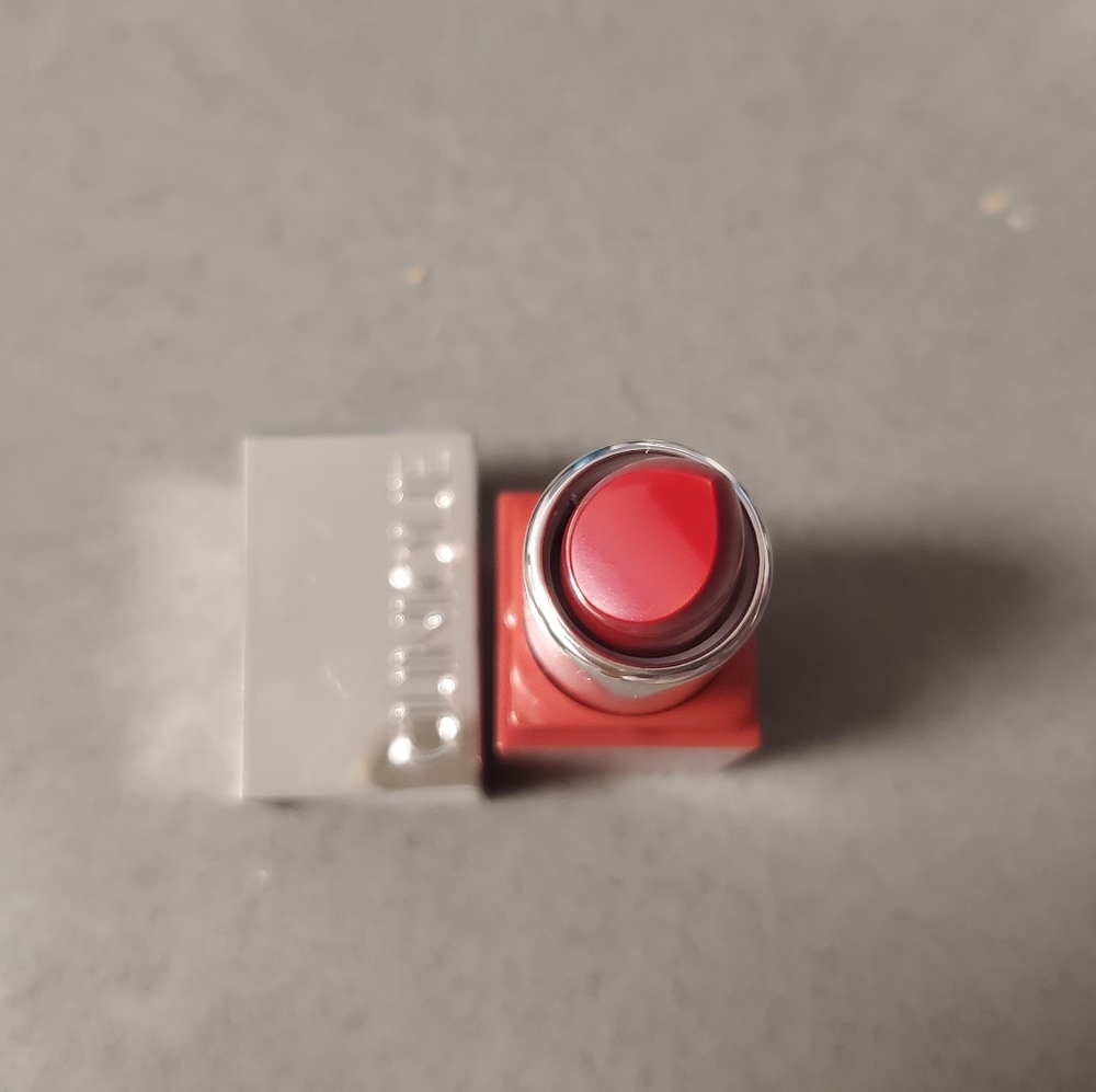Lipsticks clinique
